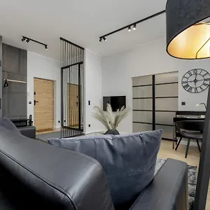  Apartament Exclusive Grey And Red In Center By Renters