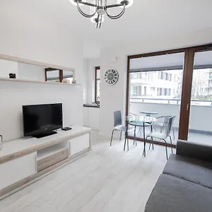  Apartament Lovely Close To The Center. Free Parking